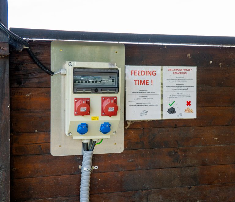Še ena od novosti na jezeru je tudi ta, da od sedaj naprej lahko koristite tudi elektriko na vseh pozicijah!